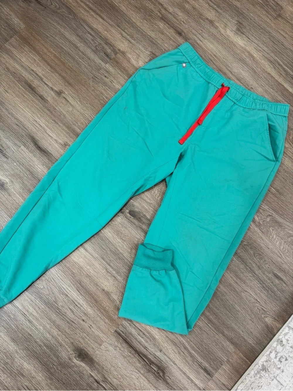 Figs women’s  Teal Jogger-Style Scrub Pants